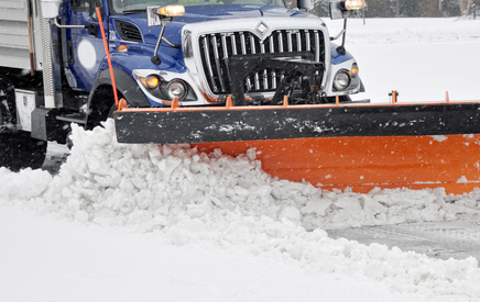 Snow Removal Service vs. Doing It Yourself: Protecting Your Driveway and Walkways
